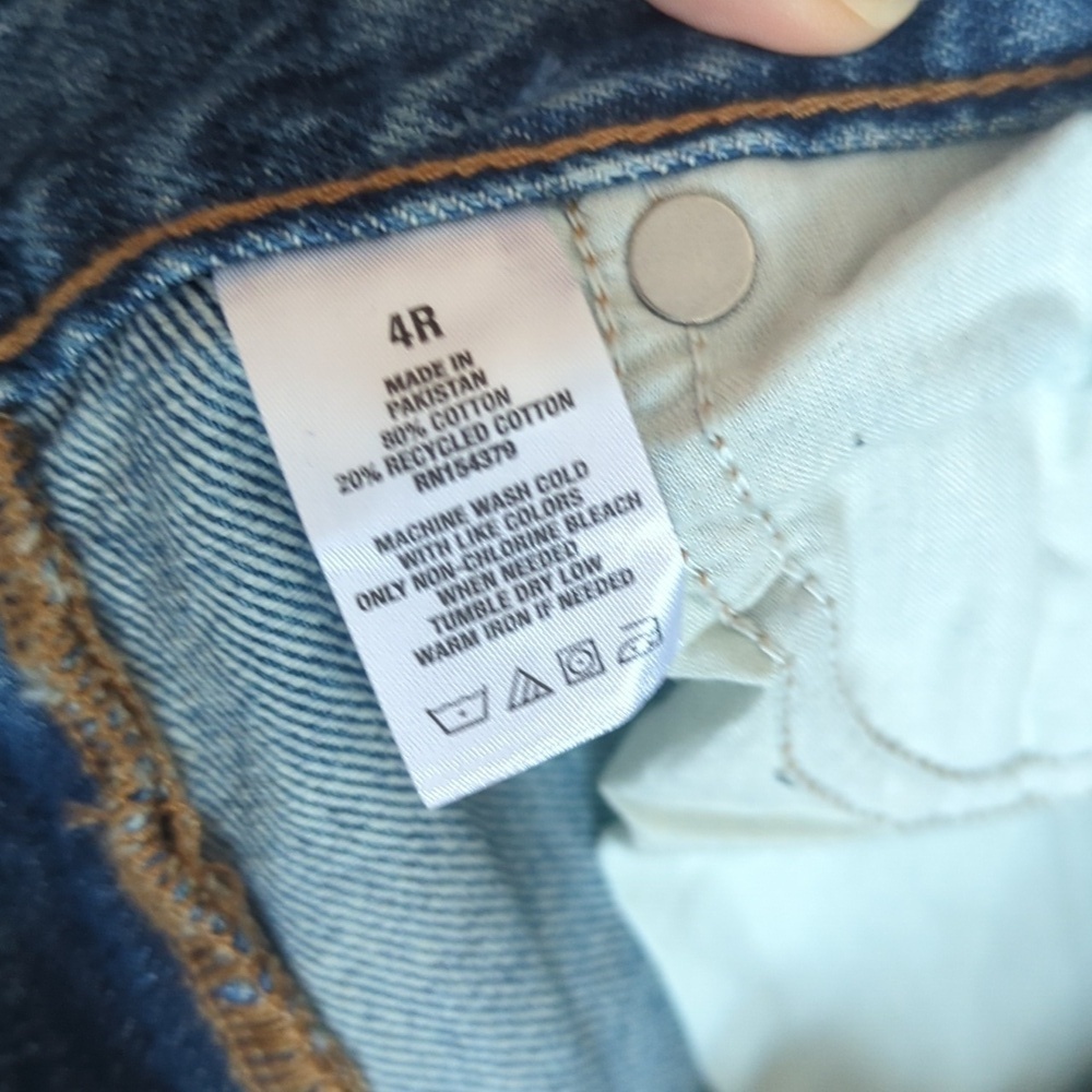 Aeropostale Low Rise Skater Non Stretch Denim Distressed Jean Size 4R - Picture 9 of 9